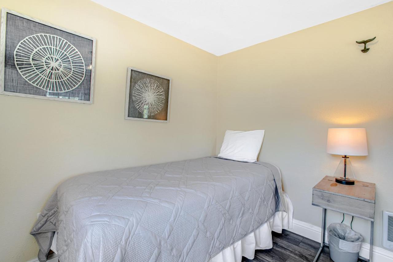 Siletz Bay Getaway Villa Lincoln City Eksteriør bilde